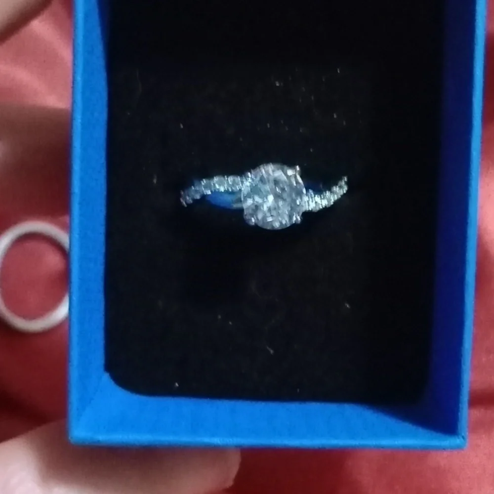 Ring - Picture 3 of 3